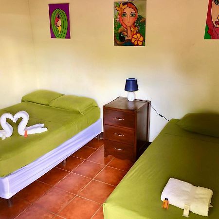 Casa Lula Leon Hostal Buitenkant foto