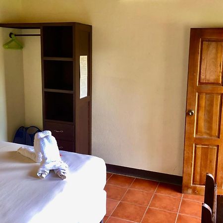 Casa Lula Leon Hostal Buitenkant foto