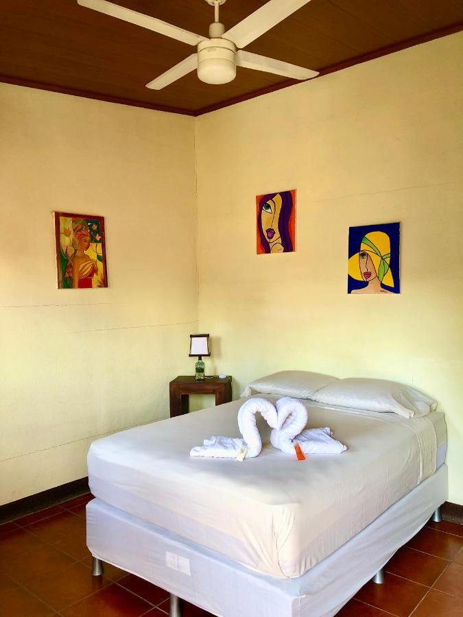 Casa Lula Leon Hostal Buitenkant foto