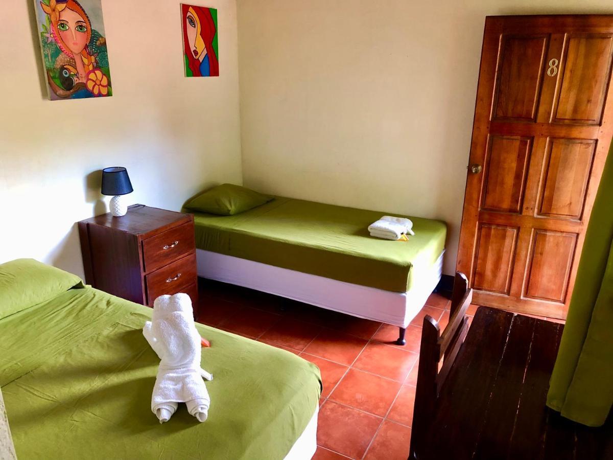 Casa Lula Leon Hostal Buitenkant foto