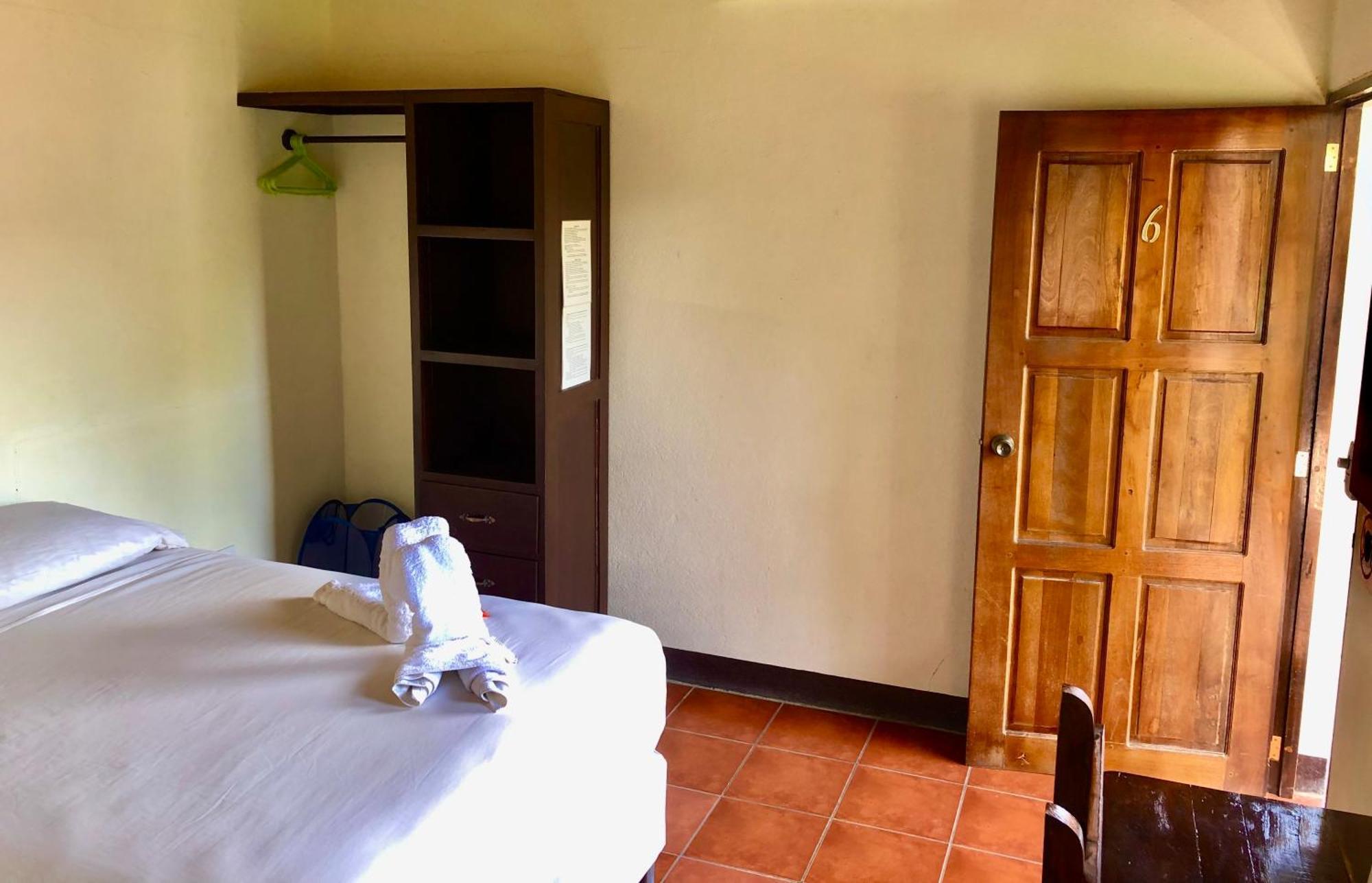Casa Lula Leon Hostal Buitenkant foto