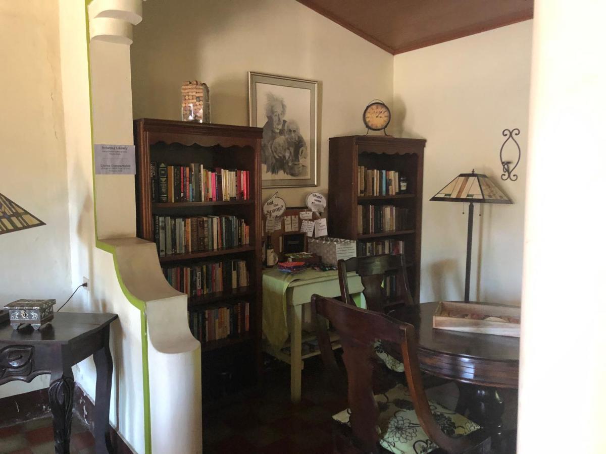 Casa Lula Leon Hostal Buitenkant foto